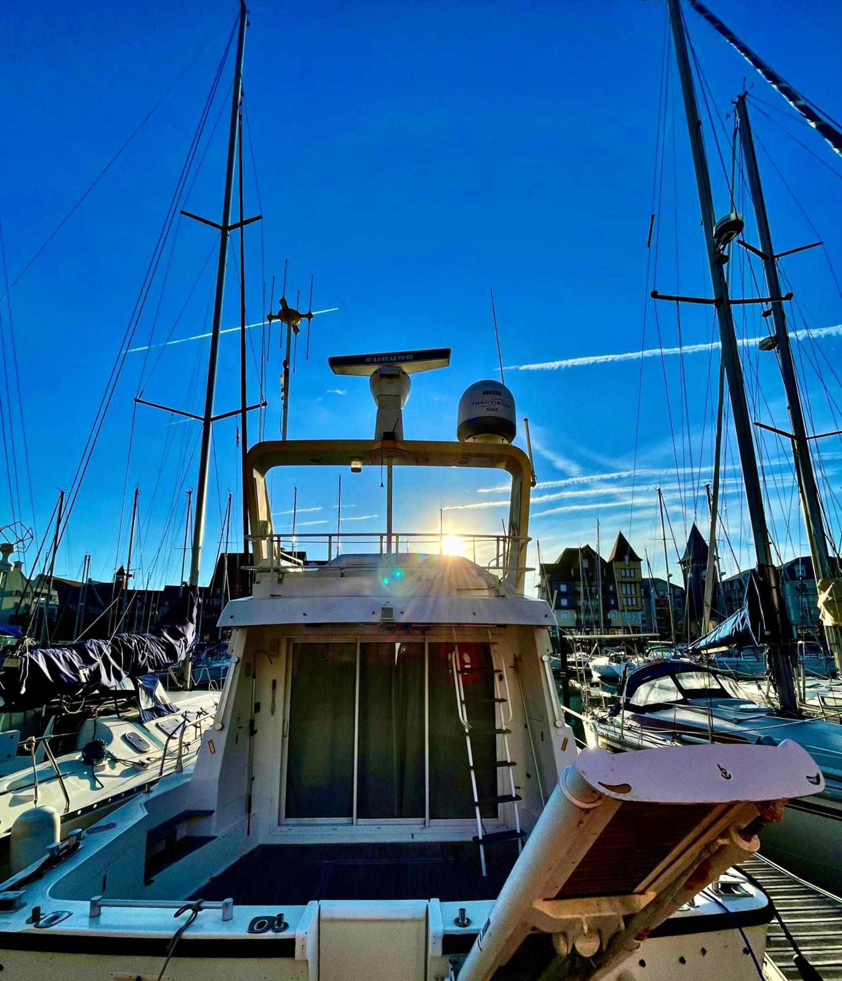 Yacht Довиль Экстерьер фото