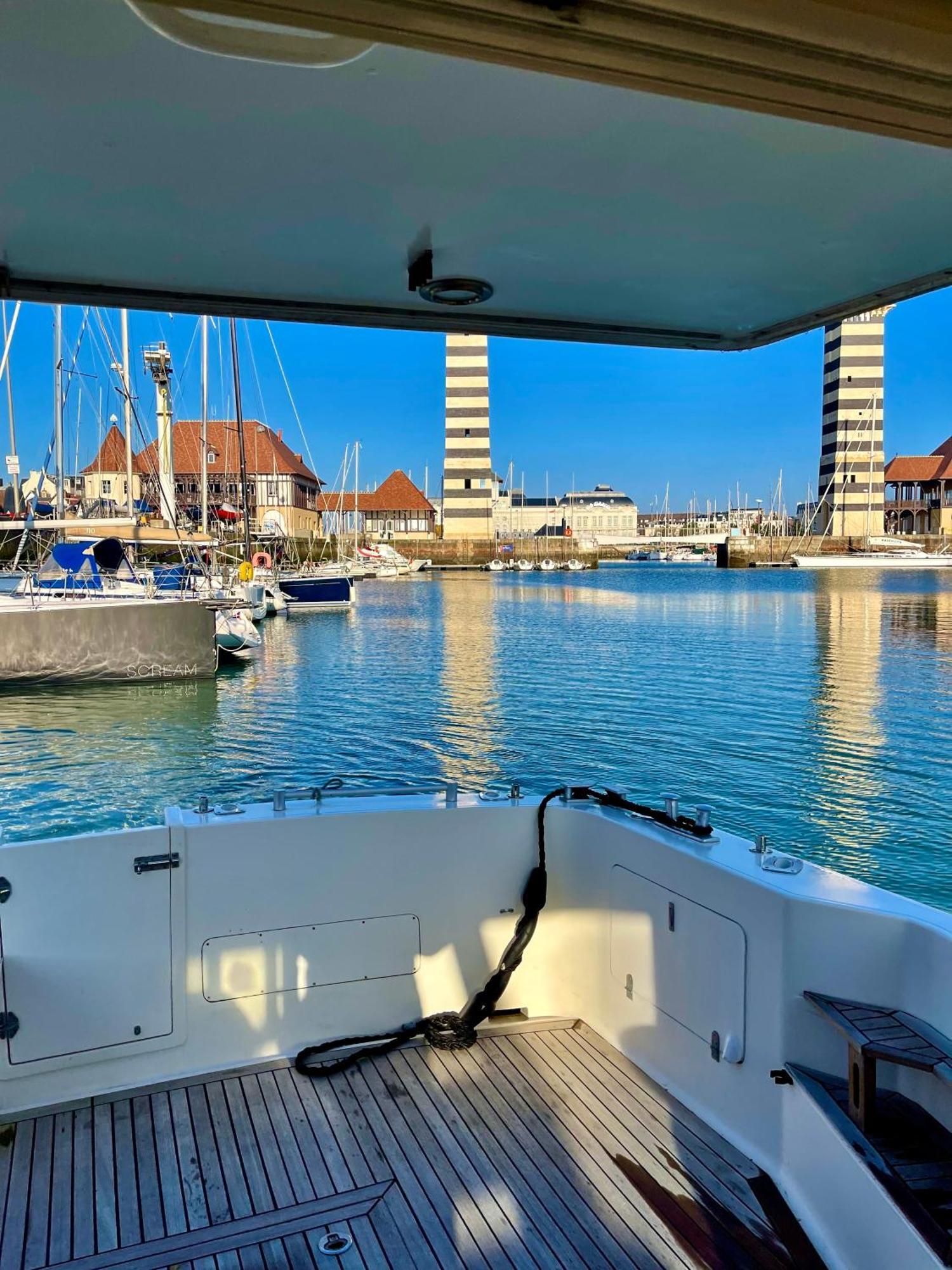 Yacht Довиль Экстерьер фото